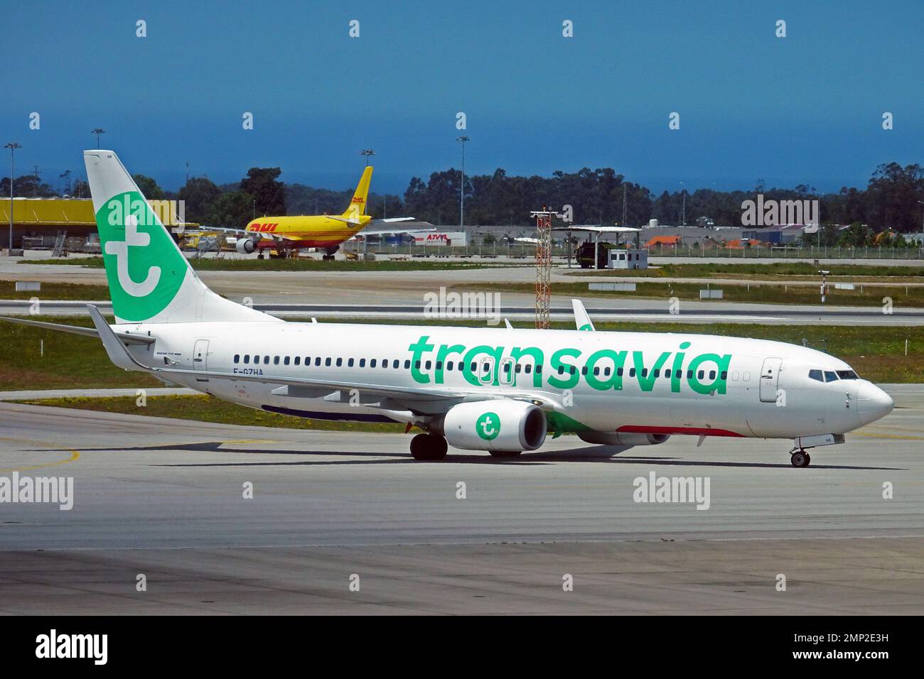Portugal, Porto : F-GZHA Boeing 737-8GJ (c/n 34901) de Transavia France. Banque D'Images
