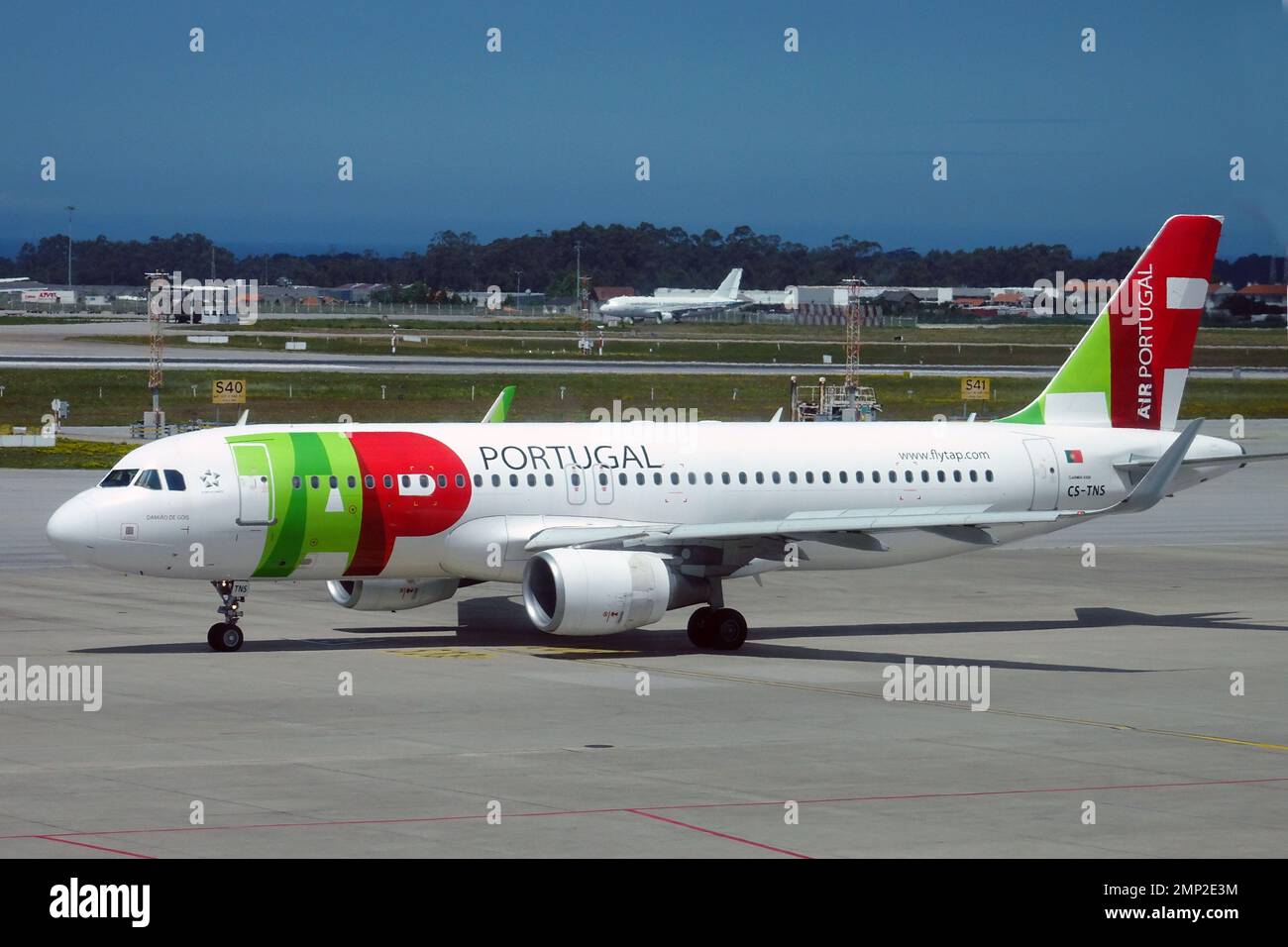 Portugal, Porto: CS-TNS Airbus A. 320-214 (c/n 4021) de TAP-Air Portugal. Banque D'Images