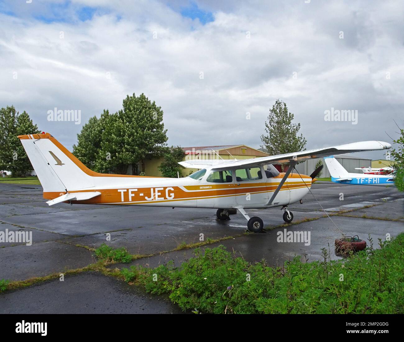 Islande, Reykjavik: TF-JEG Cessna 172N Skyhawk (c/n 72954) de Flugtak ehf. À l'aéroport de Reykjavik. Banque D'Images