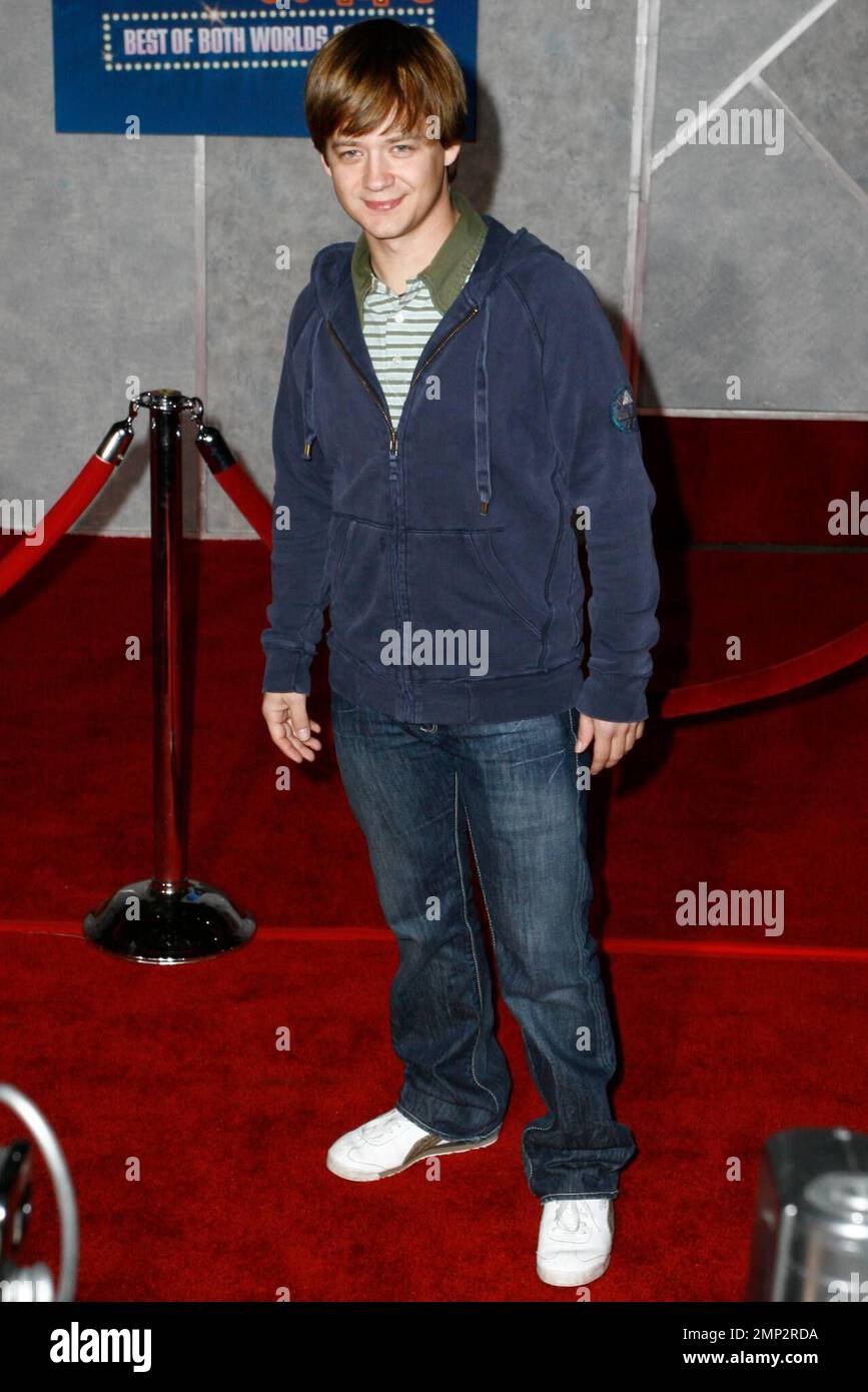 Jason Earles à la première mondiale de Hanna Montana & Miley Cyrus : le meilleur des deux mondes concert 3-D film à Hollywood. Los Angeles, Californie. 1/17/08. Banque D'Images