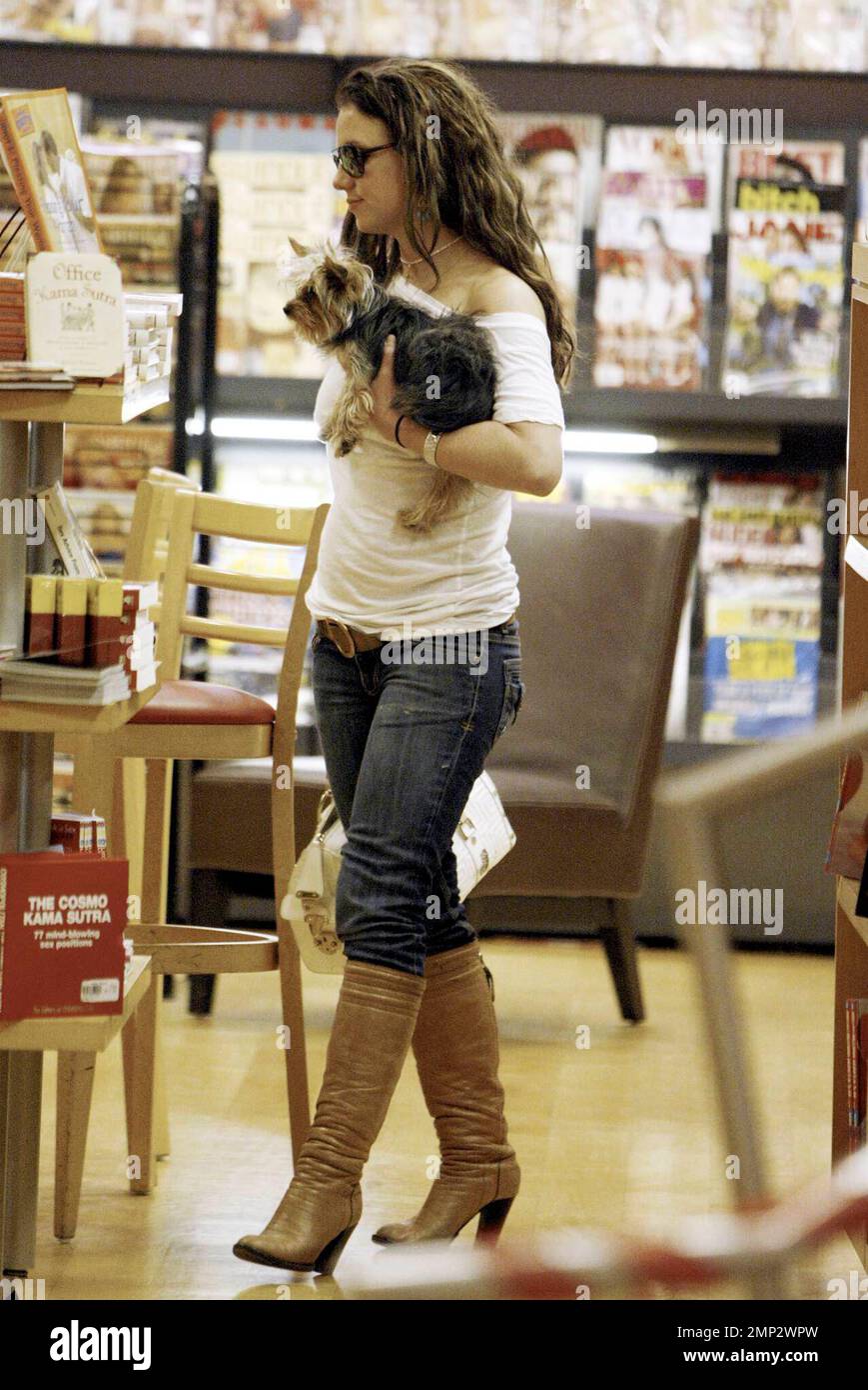 Britney Spears est en quelque sorte insirée pour sa vie amoureuse à Hustler  à West Hollywood, CA. 1/27/08 Photo Stock - Alamy