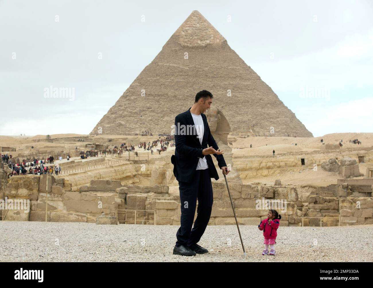 Sultan Kosen, from Turkey, 34, the tallest man on earth according to ...