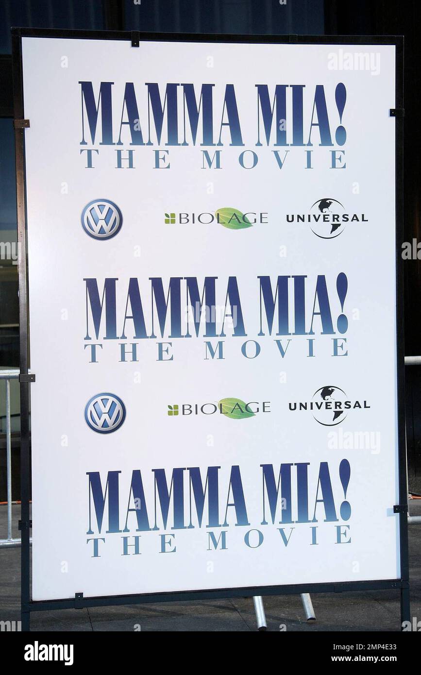 Atmosphère à la première de 'mamma Mia!' Au théâtre Ziegfield à New York, NY. 7/16/08. . Banque D'Images