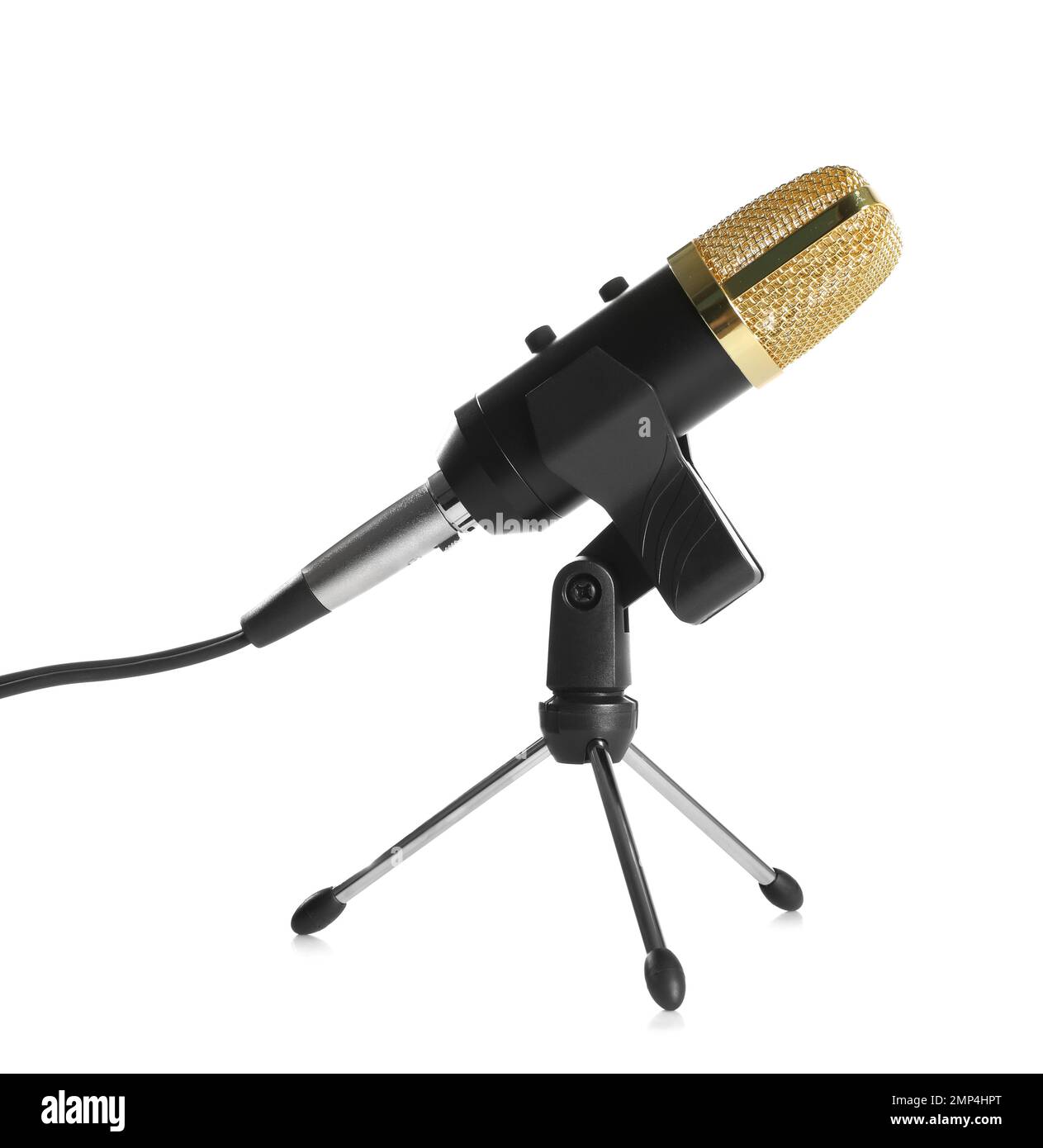 Microphone moderne isolé sur blanc. Équipement du journaliste Banque D'Images