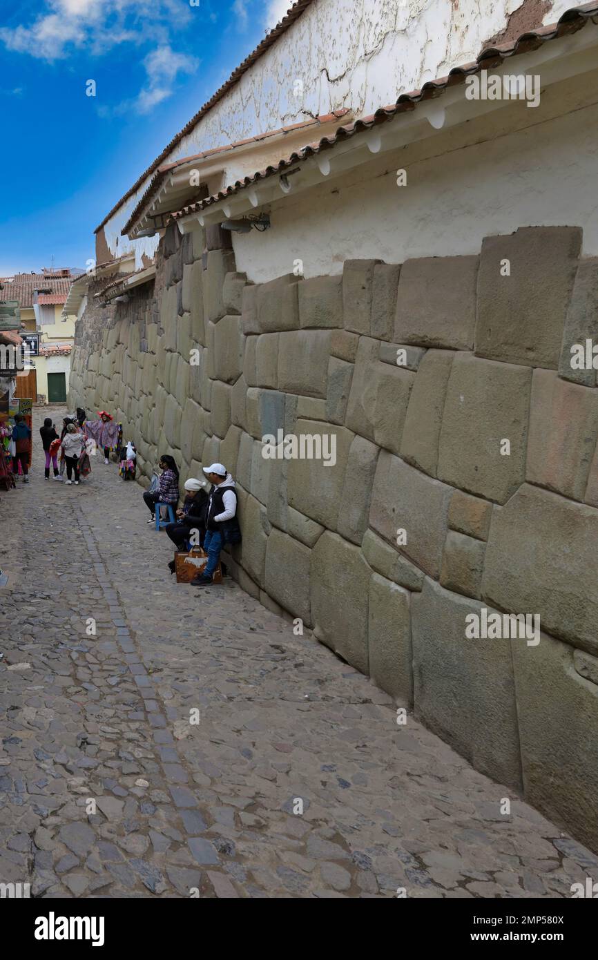 Maçonnerie en pierre inca dans le mur de la résidence de l'archevêque, Cusco, Pérou Banque D'Images