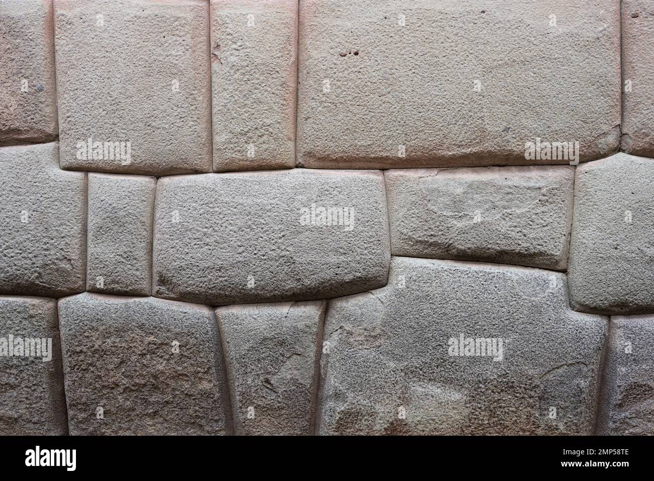 Maçonnerie en pierre inca dans le mur de la résidence de l'archevêque, Cusco, Pérou Banque D'Images