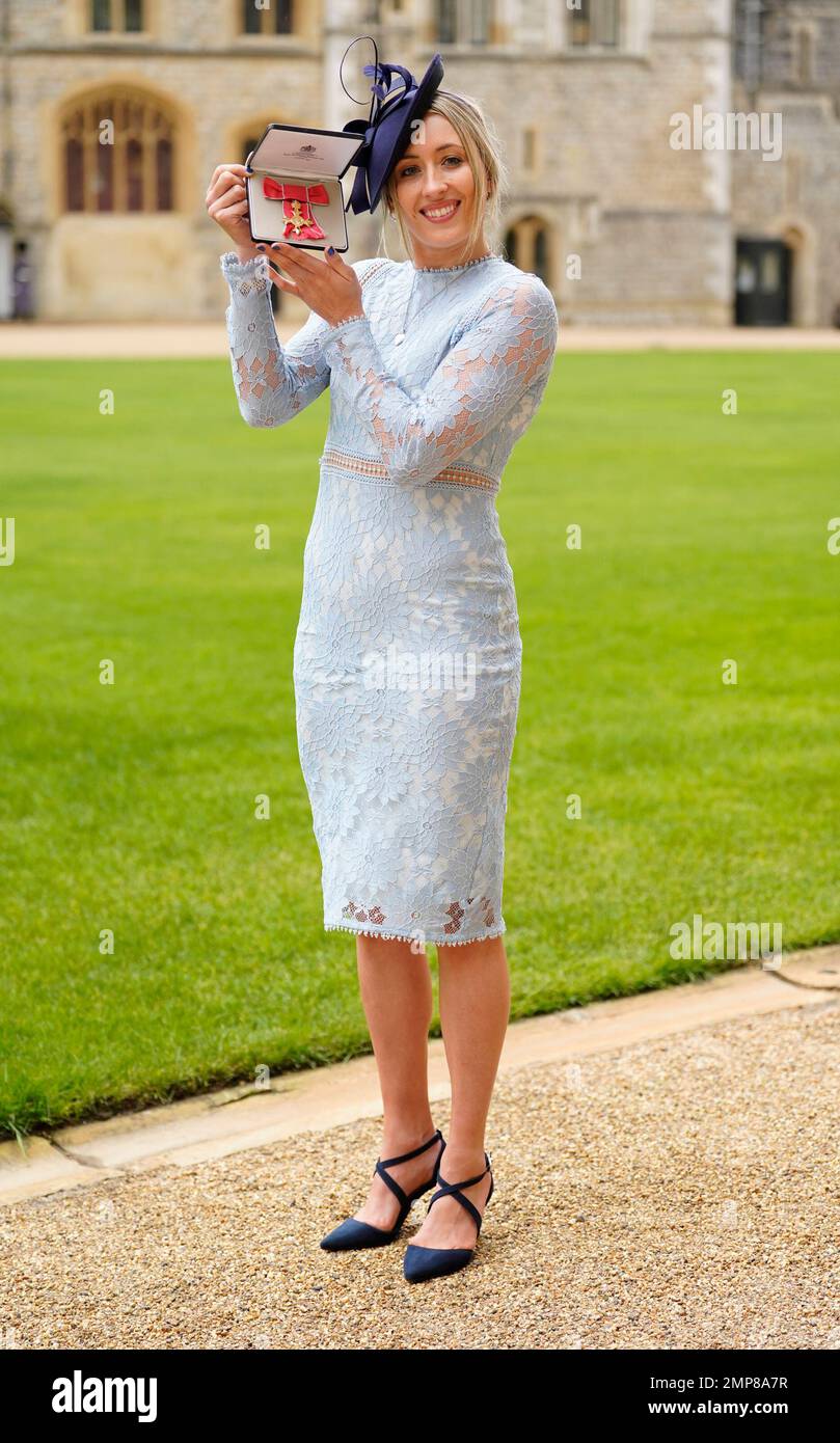 Jade Jones avec son OBE (Officier de l'ordre de l'Empire britannique