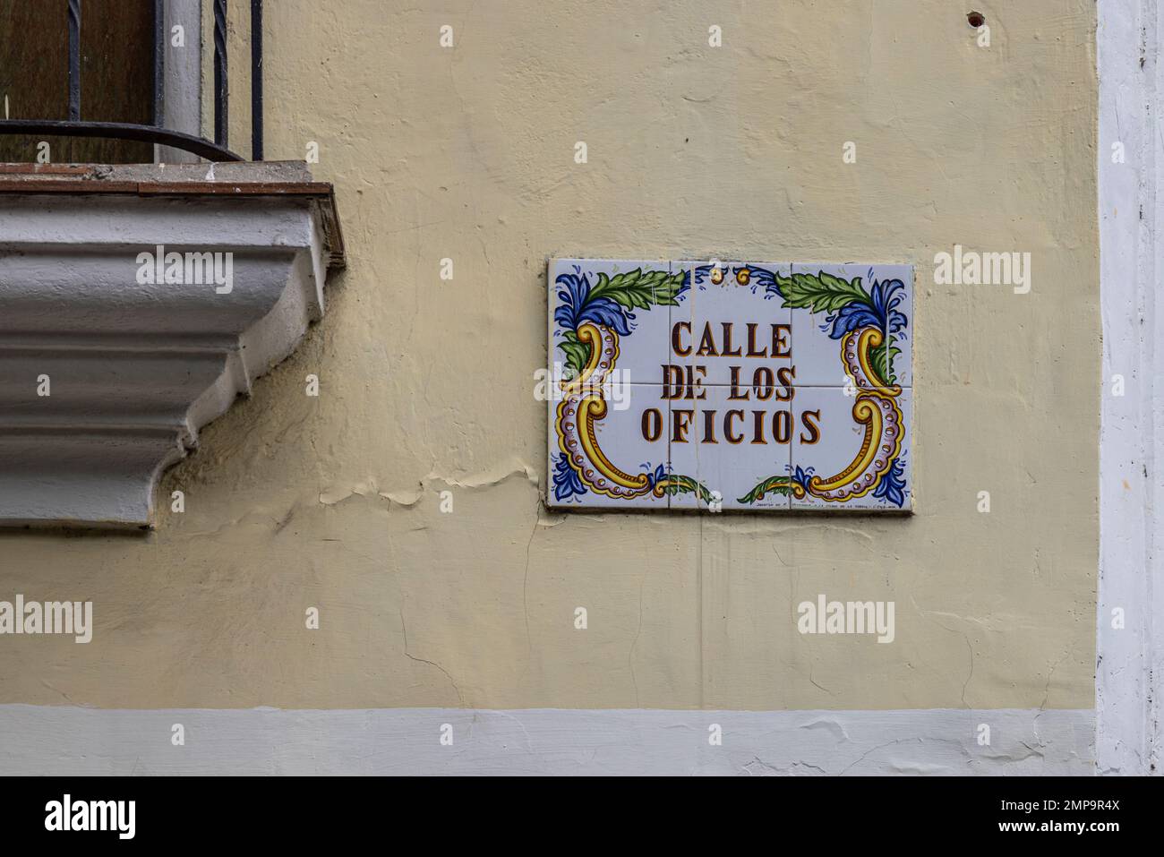 Panneau de rue en carrelage traditionnel, Calle de los Oficios, la Vieille Havane, la Havane, Cuba Banque D'Images