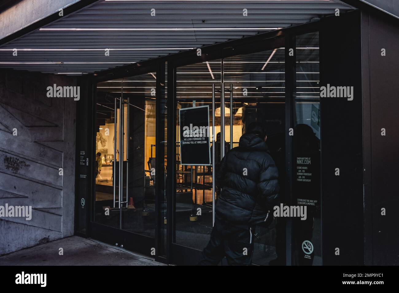 Nike store au centre ville de seattle Banque de photographies et d'images à  haute résolution - Alamy