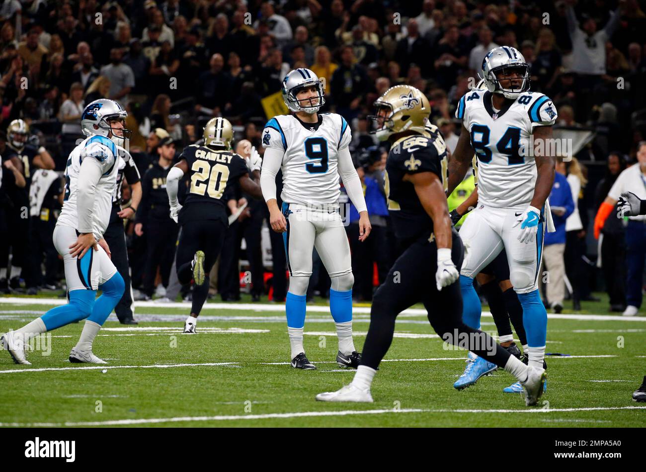 Carolina Panthers kicker Graham Gano (9) reacts after missing a field goal in the first half of an NFL football game against the New Orleans Saints in New Orleans, Sunday, Jan. 7, 2018. (AP Photo/Butch Dill) Banque D'Images