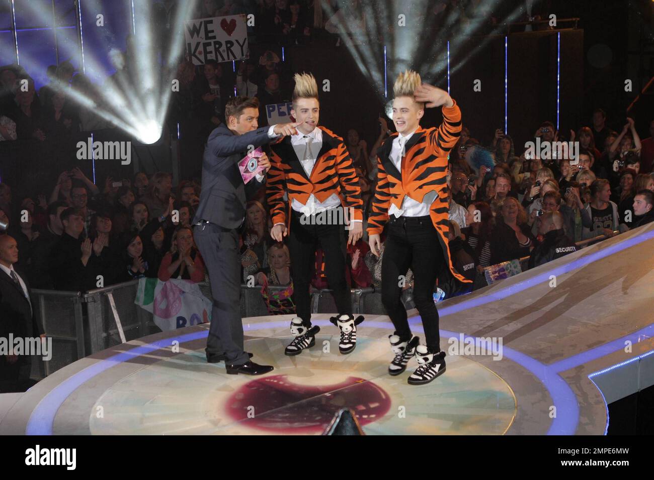 L h te Brian Dowling Avec John Et Edward Grimes Aussi Connu Sous Le Nom l-h-te-brian-dowling-avec-john-et-edward-grimes-aussi-connu-sous-le-nom