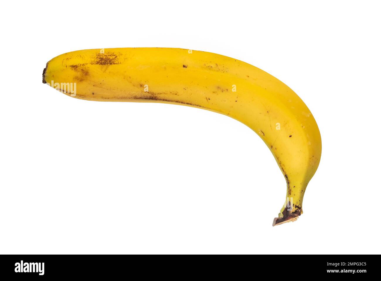 banane - un fruit mûr de banane jaune dans la peau, isolé sur blanc Banque D'Images