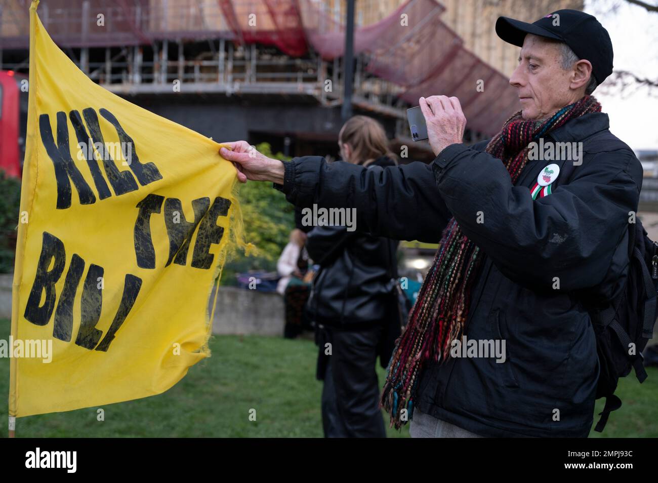 Sur 30 janvier 2023 les diabotrateurs protestent face à la Chambre des Lords que le projet de loi pour donner plus de pouvoir à la police est débattu Peter Tatchell, politique Banque D'Images