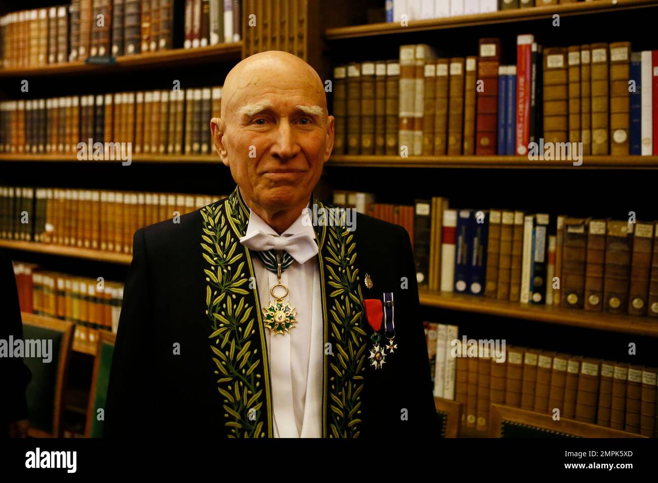 Photographer Sebastiao Salgado poses as he was elected in the French Academy of Fine Arts (Academie des Beaux-Arts) during a ceremony in Paris, France, Wednesday, Dec. 6, 2017. The Academy of Fine Arts concerning Paintings, Sculpture Music, Architecture and Photography is part of the French Academy, concerning the French language, the Academy of Humanities, the French Academy of Sciences and the Academy of Moral and Political Sciences. (AP Photo/Francois Mori) Banque D'Images