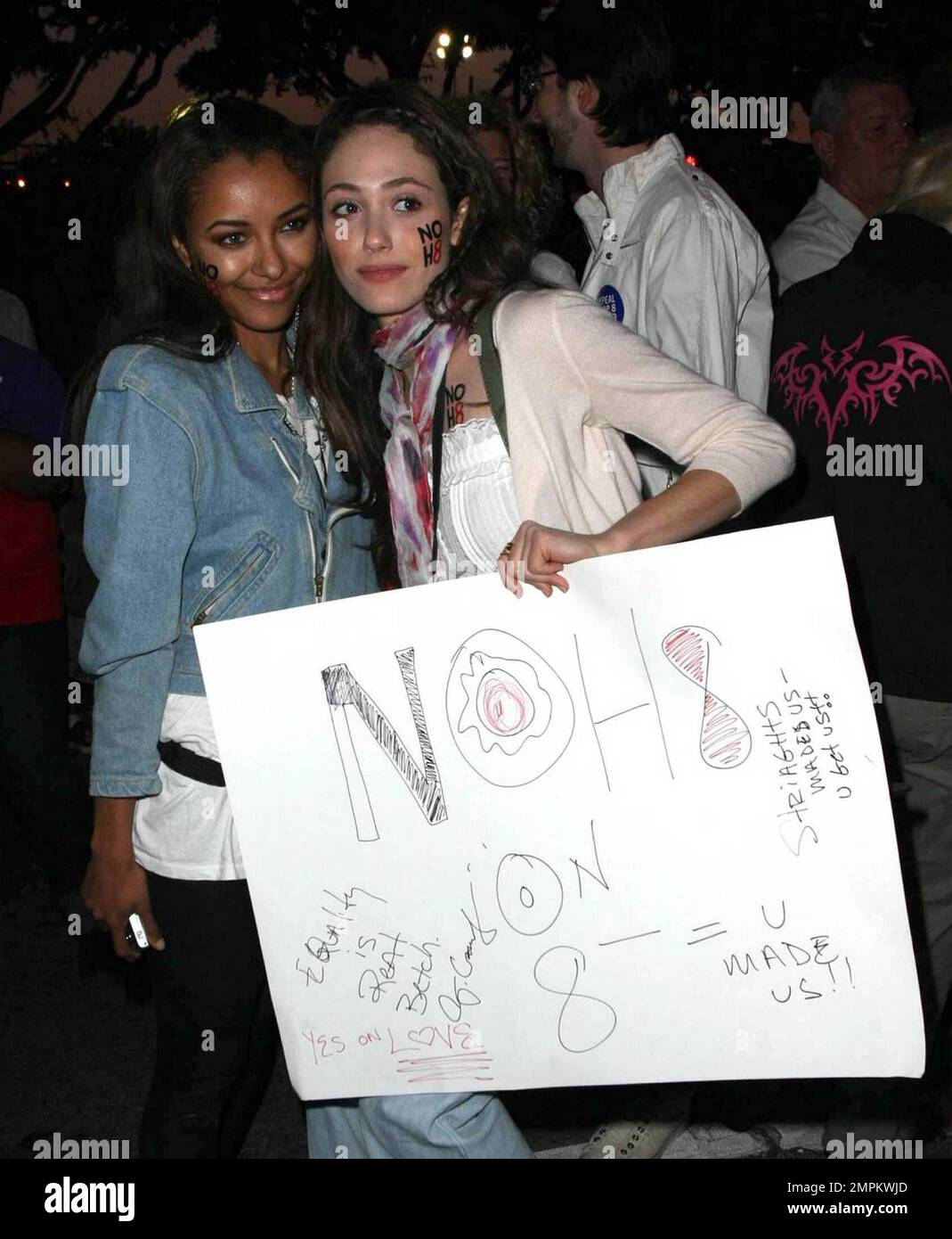 Les célébrités se retrouvent en soutien du rassemblement de la proposition 8 à Santa Monica pour soutenir le mariage gay. Perez Hilton, Emmy Rossum, Kathy Griffith et Shanna Moakler étaient sur place pendant le mois de mars. Los Angeles, Californie 5/26/09. Banque D'Images