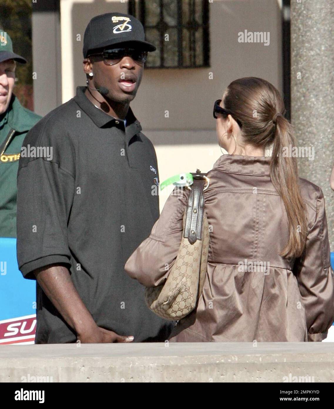 Chad Johnson arrive pour être interviewé sur ESPN. Scottsdale, Arizona. 1/30/08. Banque D'Images