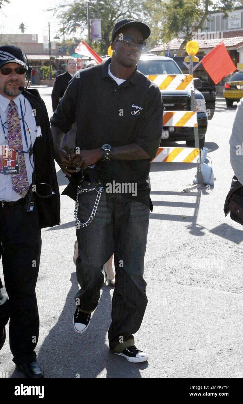 Chad Johnson arrive pour être interviewé sur ESPN. Scottsdale, Arizona. 1/30/08. Banque D'Images