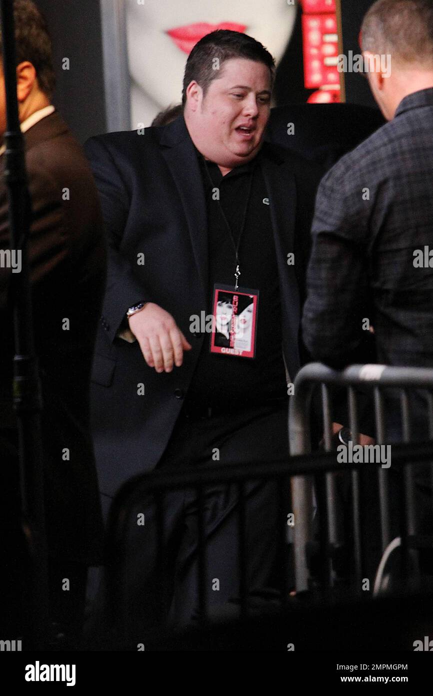 Chaz Bono assiste à la cérémonie d'impression des mains et des pieds du théâtre chinois de Grauman en hommage à la maman cher. Los Angeles, Californie. 11/18/10. Banque D'Images