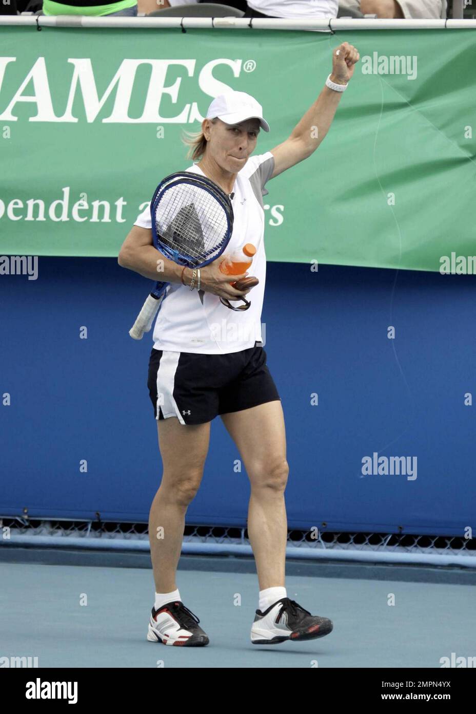 Martina Navratilova, ancienne joueuse numéro un du monde, participe au tournoi annuel de tennis Chris Evert/Raymond James Pro-Celebrity 20th qui bénéficie du Fonds de prévention de l'once et de la Fondation de lutte contre l'abus des drogues du comté de Palm Beach au Delray Beach tennis Centre de Boca Raton, en Floride. 11/8/09. Banque D'Images