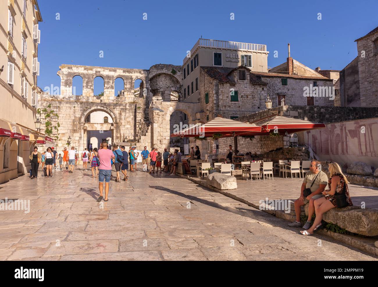 SPLIT, CROATIE, EUROPE - Palais de Dioclétien dans la vieille ville de Split. Banque D'Images