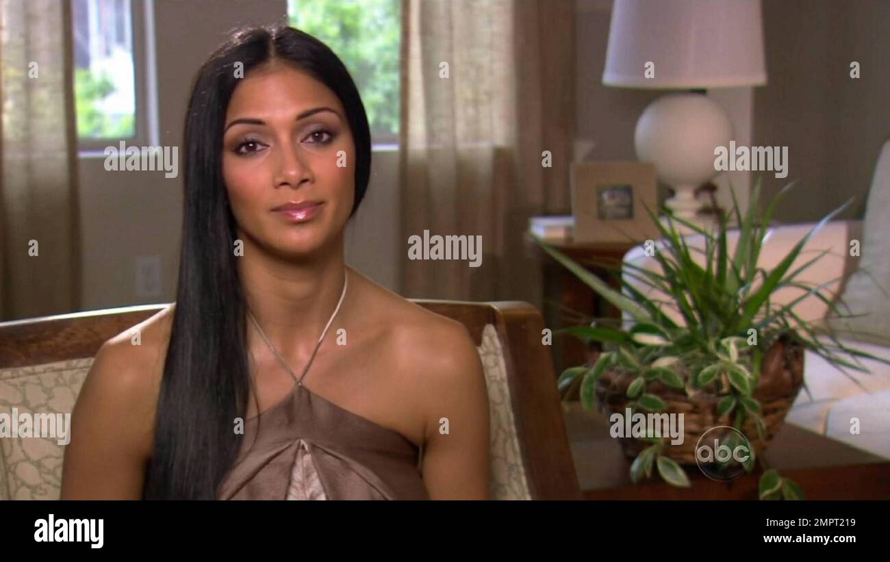 Nicole Scherzinger, chanteuse pop américaine et ancienne membre de Pussycat Dolls lors de la dixième saison de la télévision américaine ABC, « Dancing with the Stars ». Los Angeles, Californie. 04/12/10. Banque D'Images