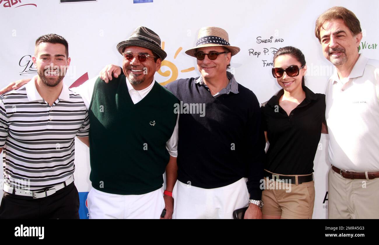 Jesse Metcalfe, George Lopez, Andy Garcia, Aimee Garcia et Joe Mantegnaassistent à la Classique de golf de célébrité 7th annuelle de George Lopez présentée par Sabra Salsa au Lakeside Golf Club. Lac Toluca, CA. 5th mai 2014. Banque D'Images