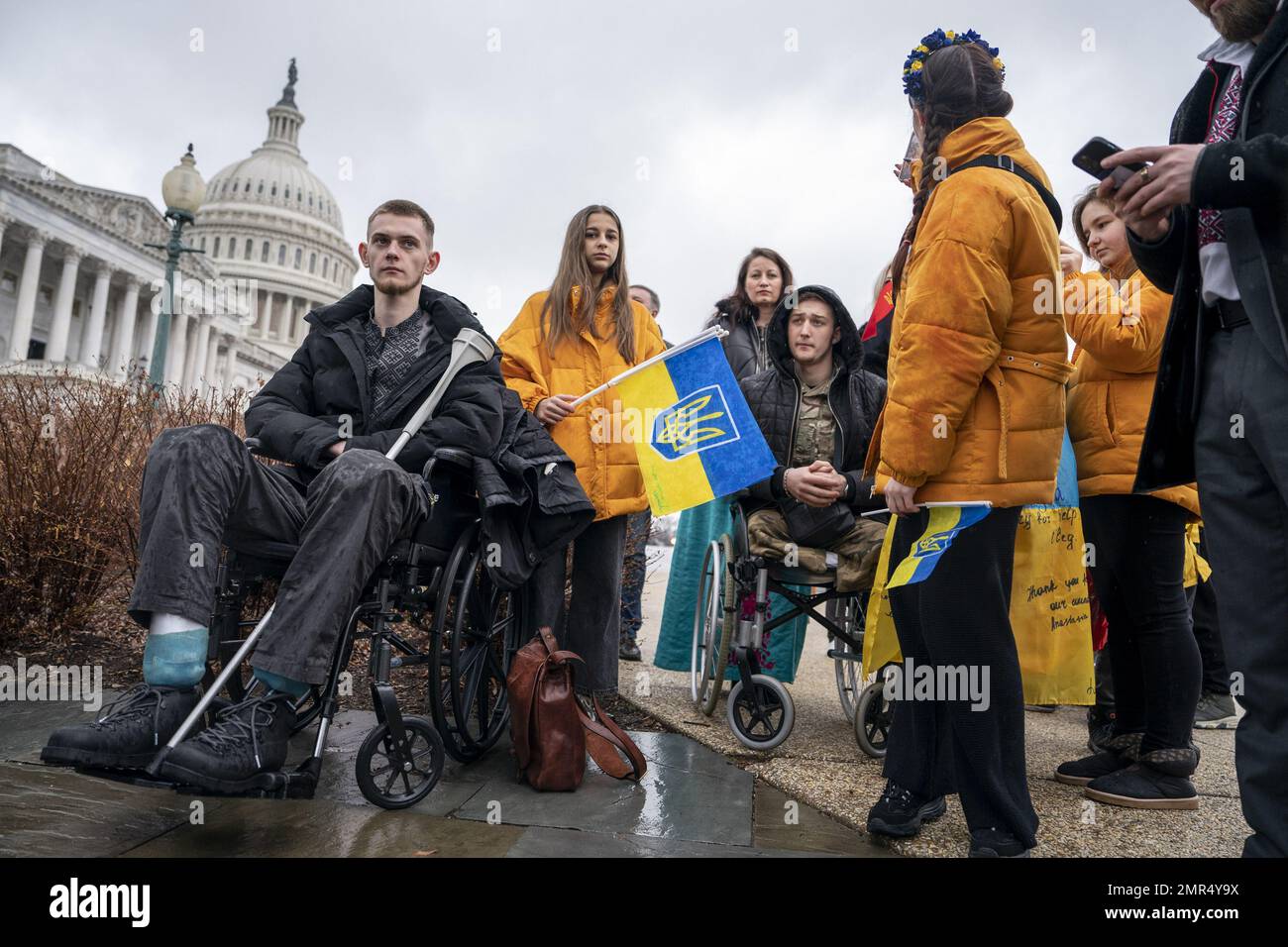 Washington, États-Unis. 31st janvier 2023. Membres du service ukrainien, Danilo Melnyk, 20 ans, et Andriy Sobkovskyi, 21 ans, Tous deux en fauteuil roulant, assister à une conférence de presse tenue par le Congressional Ukraine Caucus au sujet de la guerre en Ukraine aux États-Unis Capitole à Washington, DC mardi, 31 janvier 2023. Photo de Ken Cedeno/UPI crédit: UPI/Alay Live News Banque D'Images