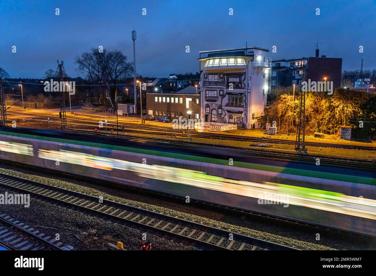 La boîte de signalisation Deutsche Bahn AG de MülheimStyrum contrôle le trafic ferroviaire sur