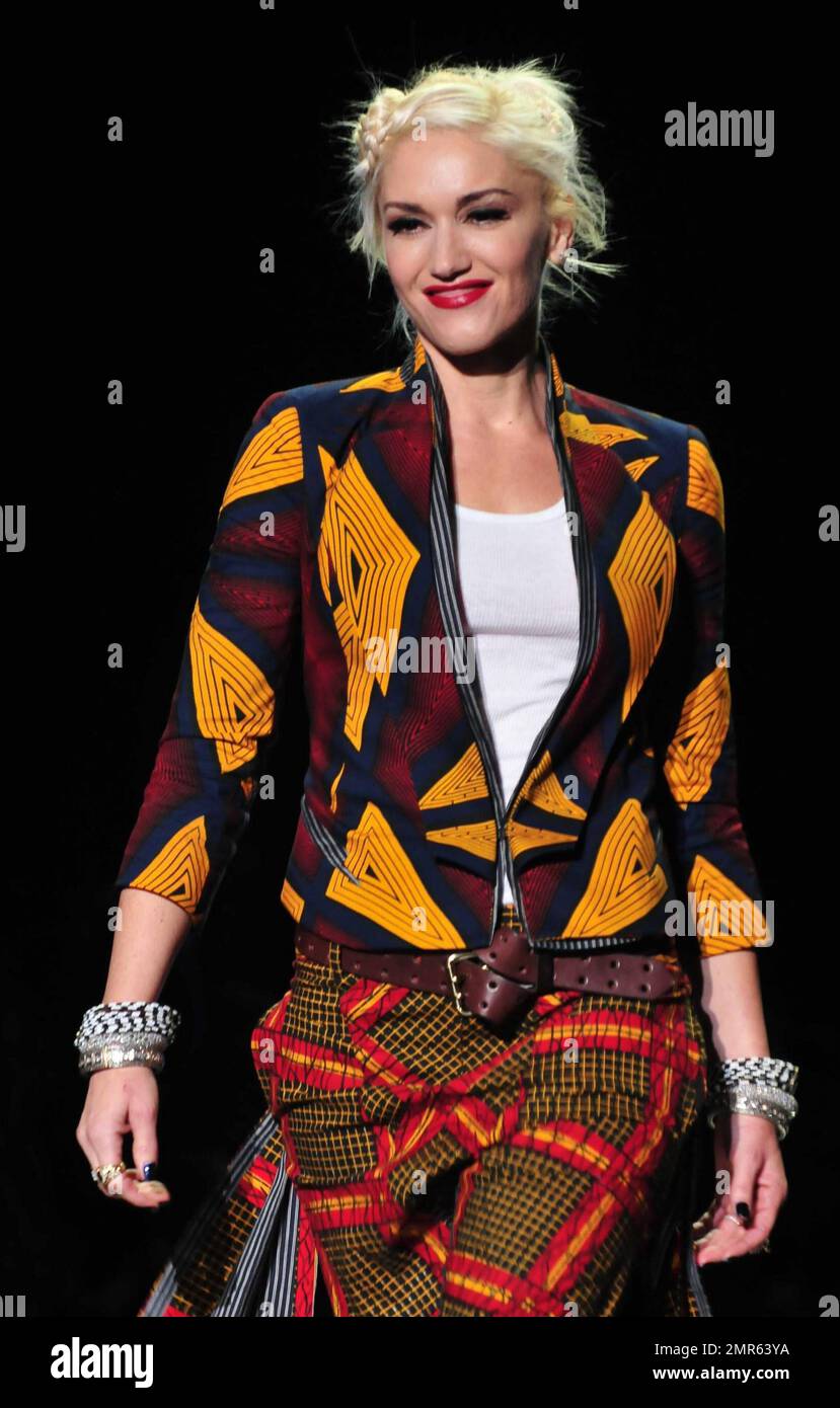 Gwen Stefani montre sa ligne de mode Lamb lors de la Mercedes Benz Fashion week à New York, NY. 9/16/10. Banque D'Images