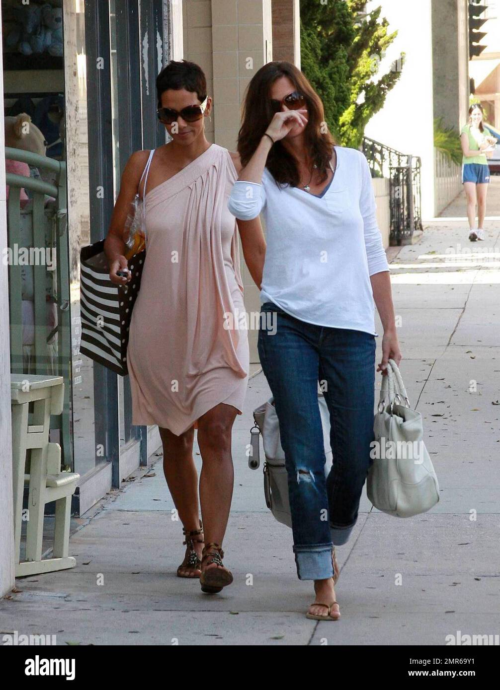 Halle Berry va faire du shopping au magasin Auntie Barbara pour