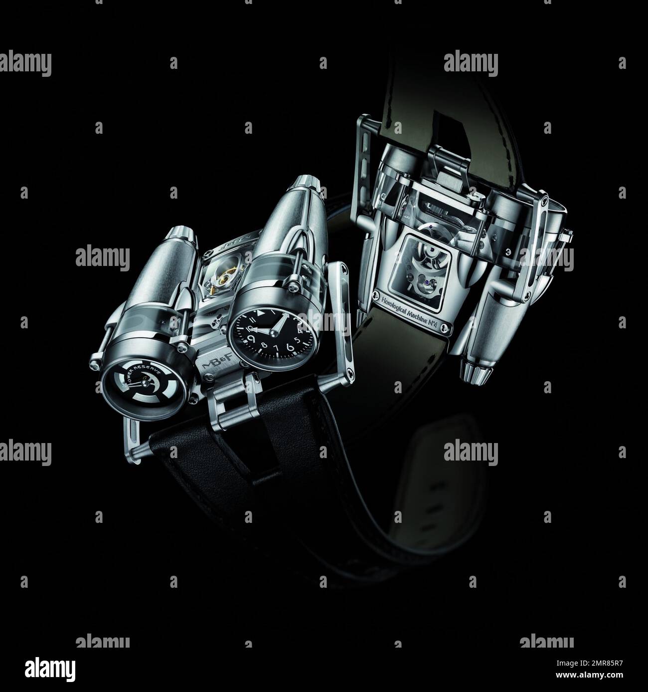 La montre-bracelet a été transformée et coûte cher ! MB&F, fabricant de montres haut de gamme, a lancé la Thunderbolt HM4, un moteur à jet exceptionnel, à un prix impressionnant de 158 000 $. Loin de la montre-bracelet traditionnelle, la HM4 Thunderbolt (ou horological machine No 4 Thunderbolt) dispose de deux cadrans montés sur deux sections en forme de moteur de jet de l'étui, l'un indiquant le temps et l'autre indiquant la réserve d'alimentation. La section saphir saisissante du boîtier qui révèle la micromécanique complexe et dynamique dans, nécessite plus de 100 heures d'usinage et de polissage pour devenir un Banque D'Images