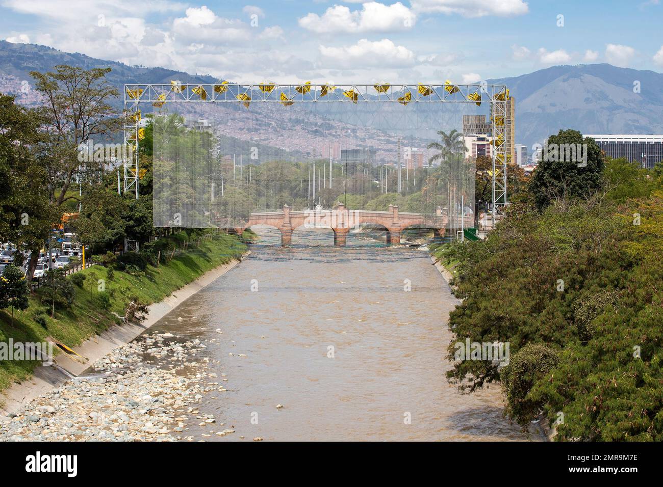 Medellin, Antioquia. Colombie - 26 janvier 2023. La rivière Medellín est une rivière colombienne qui traverse la ville de Medellín et sa métropole Banque D'Images
