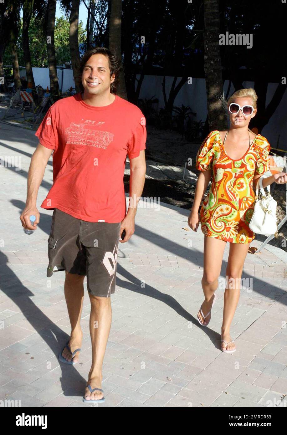 Exclusif !! Kourtney Kardashian s'est joint à son ami, Joe Francis, fondateur de Girls Gone Wild, pour une autre journée de soleil sur Miami Beach, dans le sud de la Floride. Miami, Floride. 5/5/08. Banque D'Images