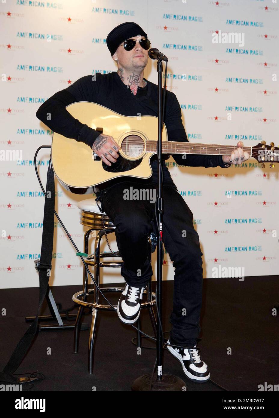 Benji Rocker Les rockers Joel et Benji Madden de Good Charlotte exécutent leur ...