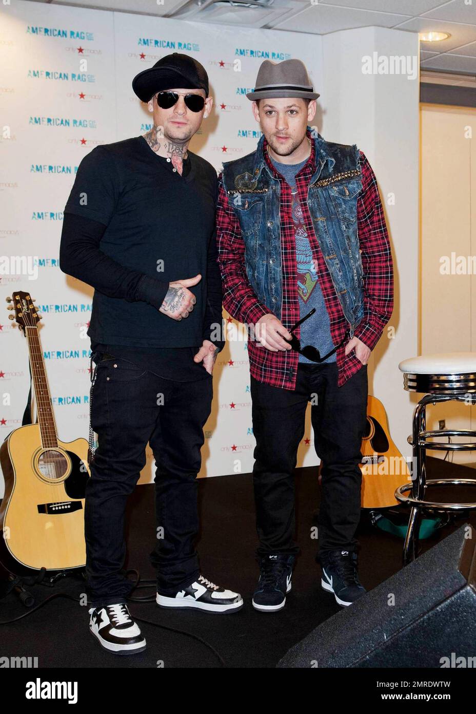 Benji Rocker Les rockers Joel et Benji Madden de Good Charlotte exécutent leur ...