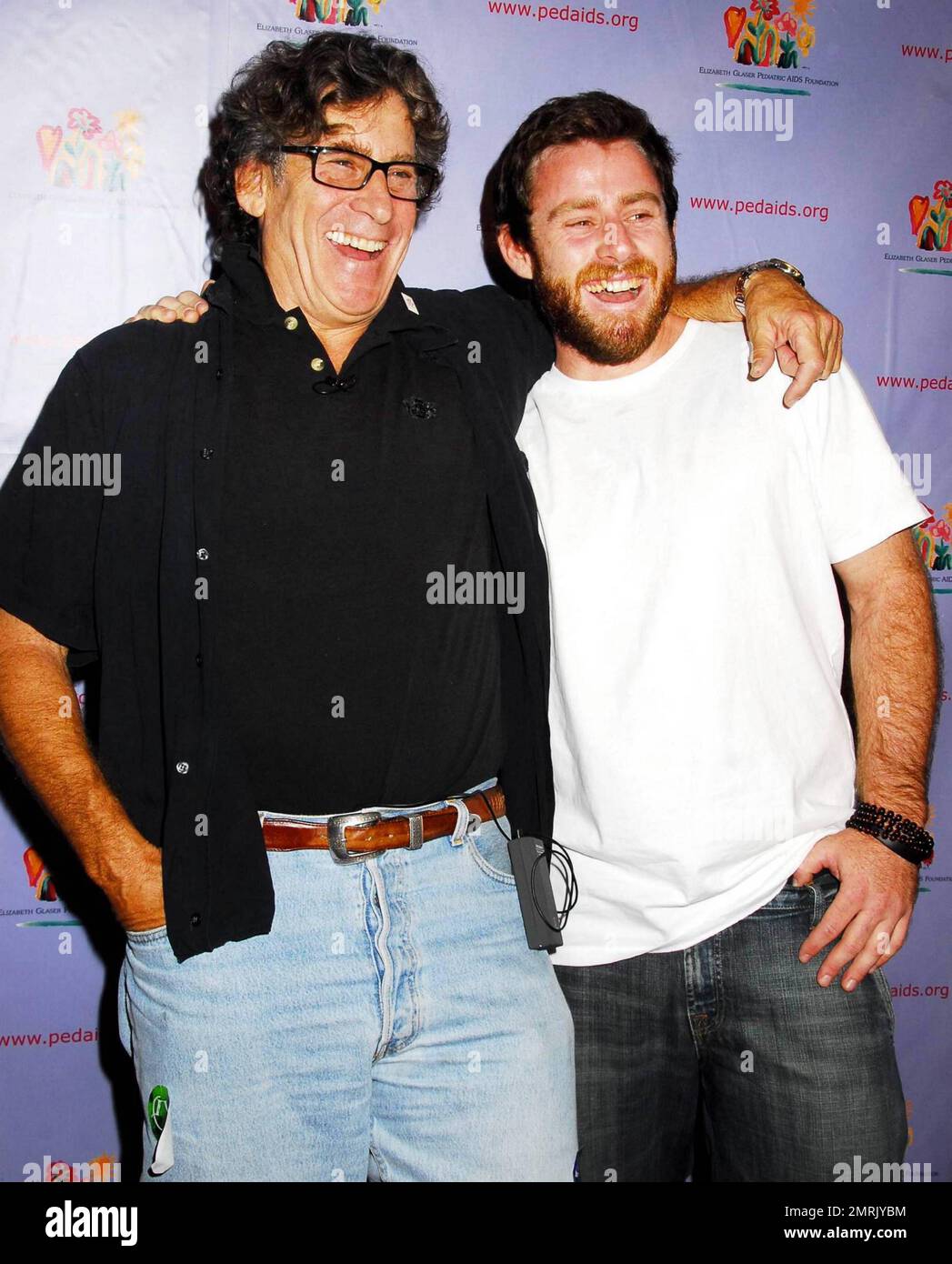 Jake Glaser et Paul Michael Glaser (L) posent pour les photographes au ...