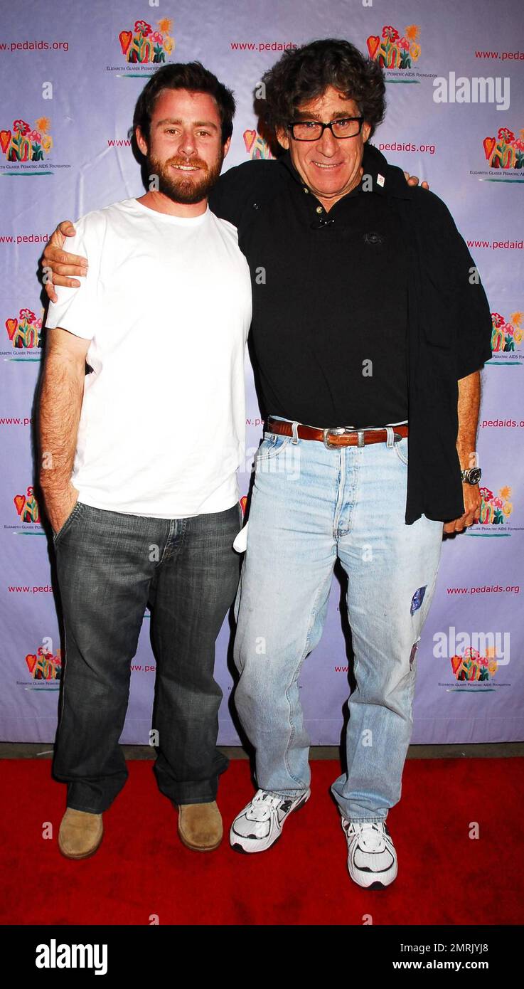 Jake et Paul Michael Glaser à la Elizabeth Glaser Pediatric AIDS Foundation - Kids for Kids Family Carnival à New York, NY. 11/6/10. Banque D'Images