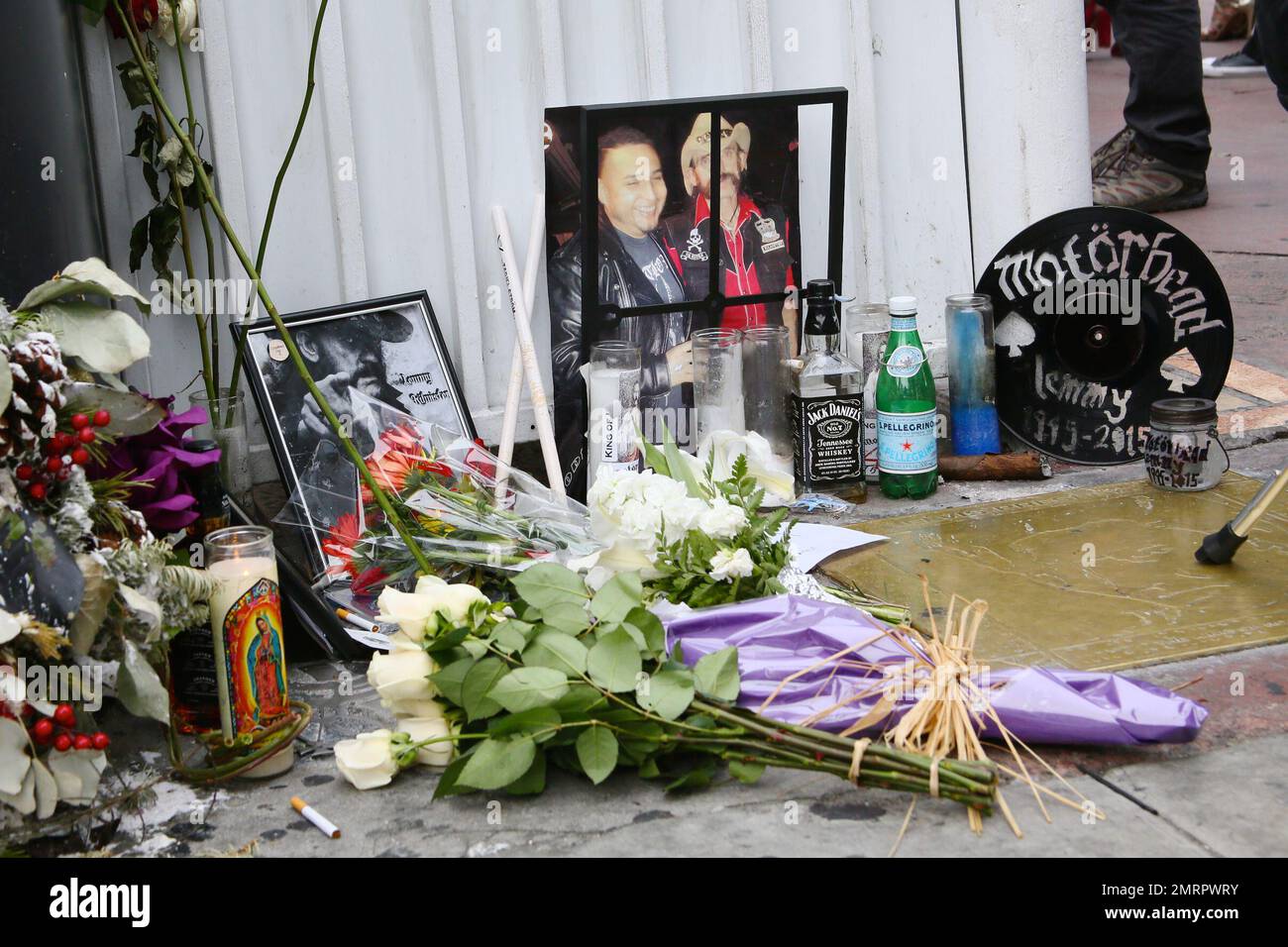 Les fans se sont rendus en hommage à Lemmy Kilmister de Motorhead lors de son service commémoratif au Rainbow Bar and Grill on the Sunset Strip. Los Angeles, Californie. 9th janvier 2016. Banque D'Images