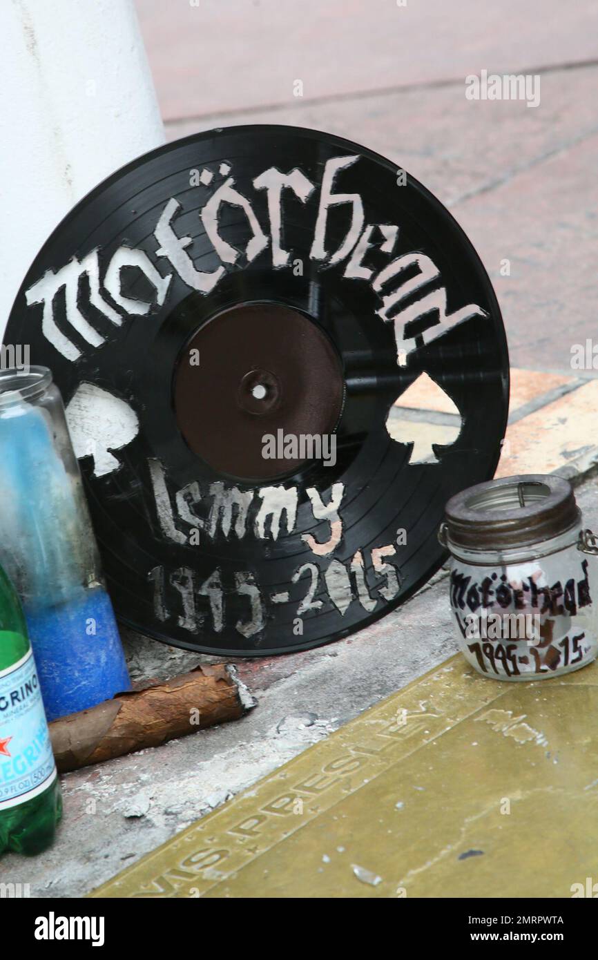 Les fans se sont rendus en hommage à Lemmy Kilmister de Motorhead lors de son service commémoratif au Rainbow Bar and Grill on the Sunset Strip. Los Angeles, Californie. 9th janvier 2016. Banque D'Images