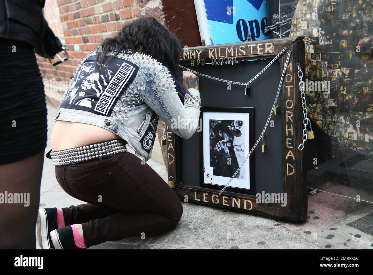 Les fans se sont rendus en hommage à Lemmy Kilmister de Motorhead lors de son service commémoratif au Rainbow Bar and Grill on the Sunset Strip. Los Angeles, Californie. 9th janvier 2016. Banque D'Images