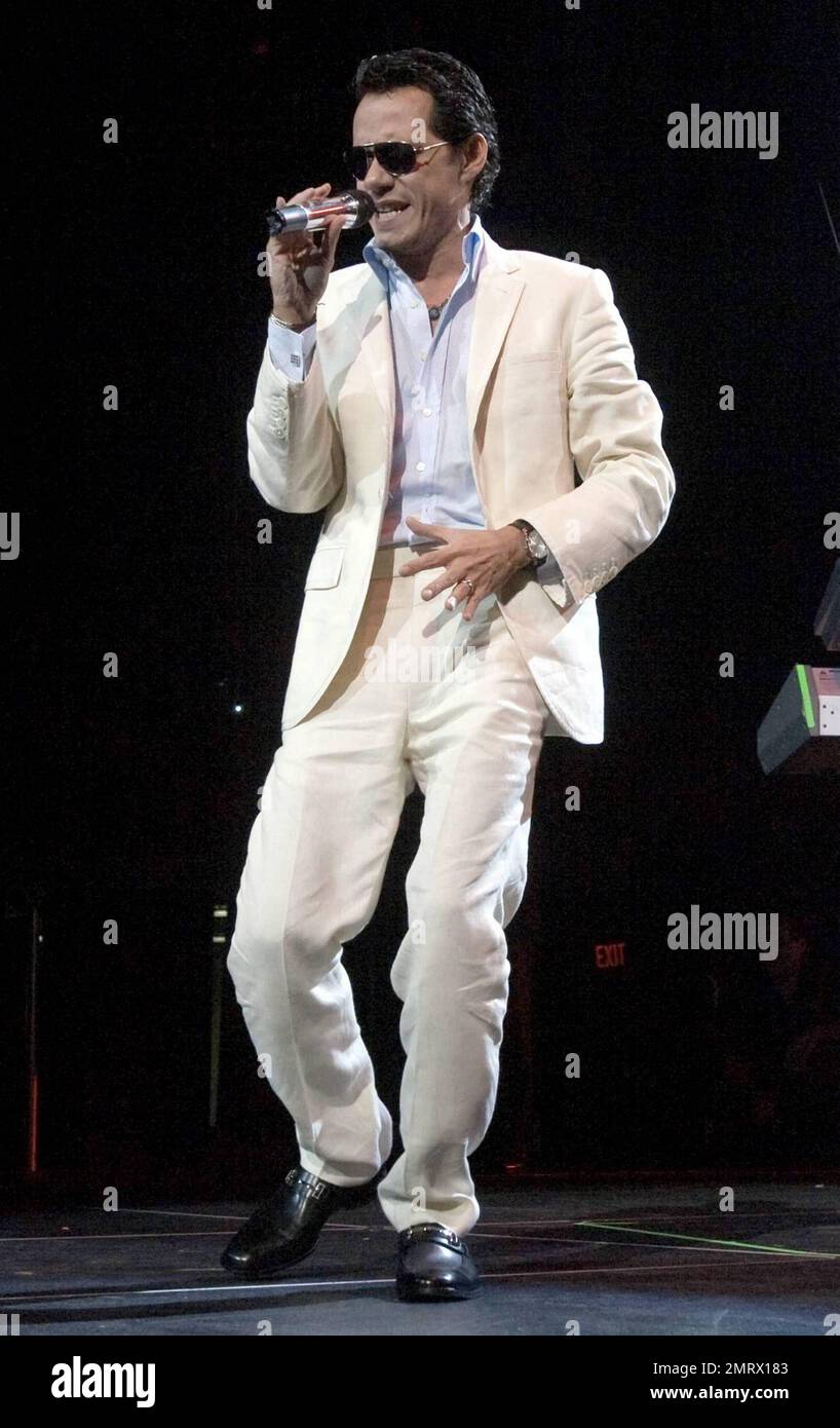 Marc Anthony, chanteur et compositeur primé Grammy et Latin Grammy, se produit en direct à l'American Airlines Arena de Miami, en Floride. 10/24/09. Banque D'Images