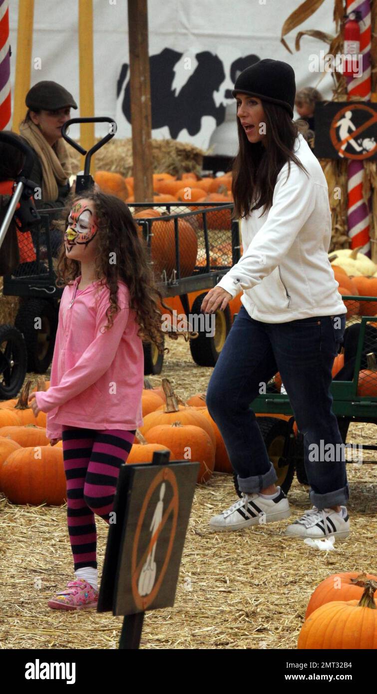 Soleil Moon Frye fait ses courses pour une citrouille parfaite avec son mari Jason Goldberg et