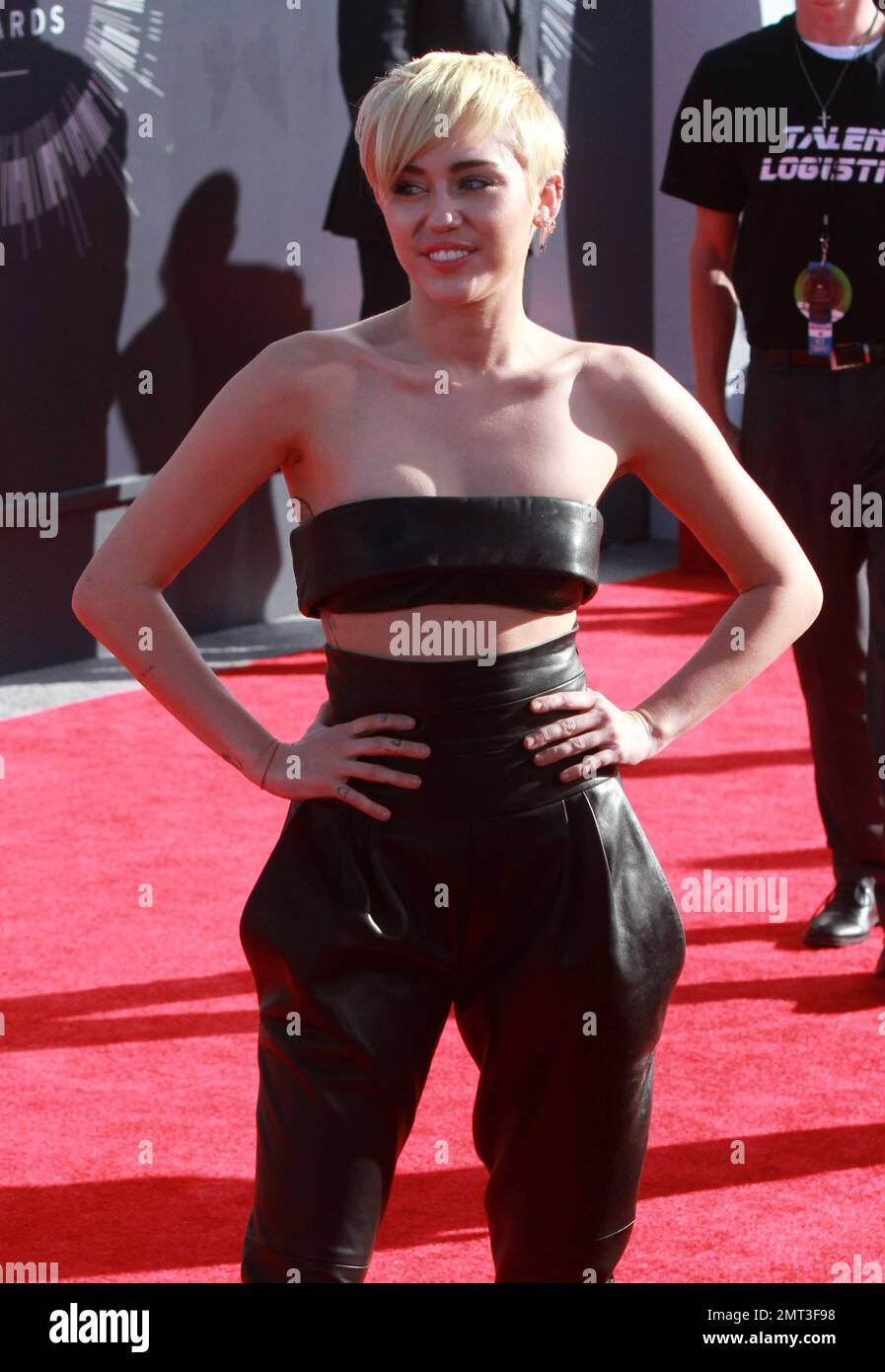 Miley Cyrus au MTV Video Music Awards au Forum de Los Angeles, CA. 24th août 2014. Banque D'Images