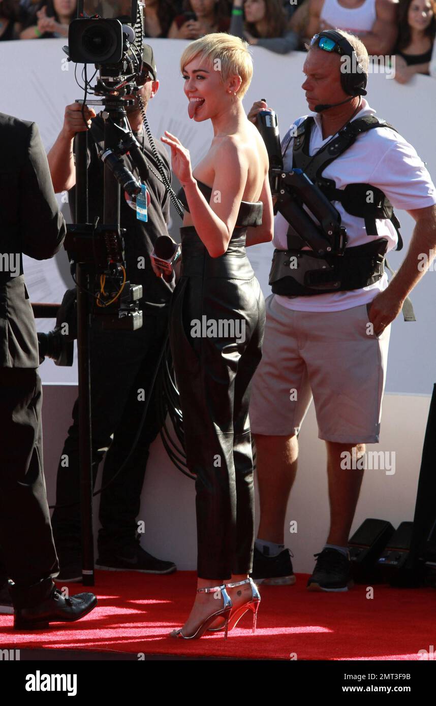 Miley Cyrus au MTV Video Music Awards au Forum de Los Angeles, CA. 24th août 2014. Banque D'Images
