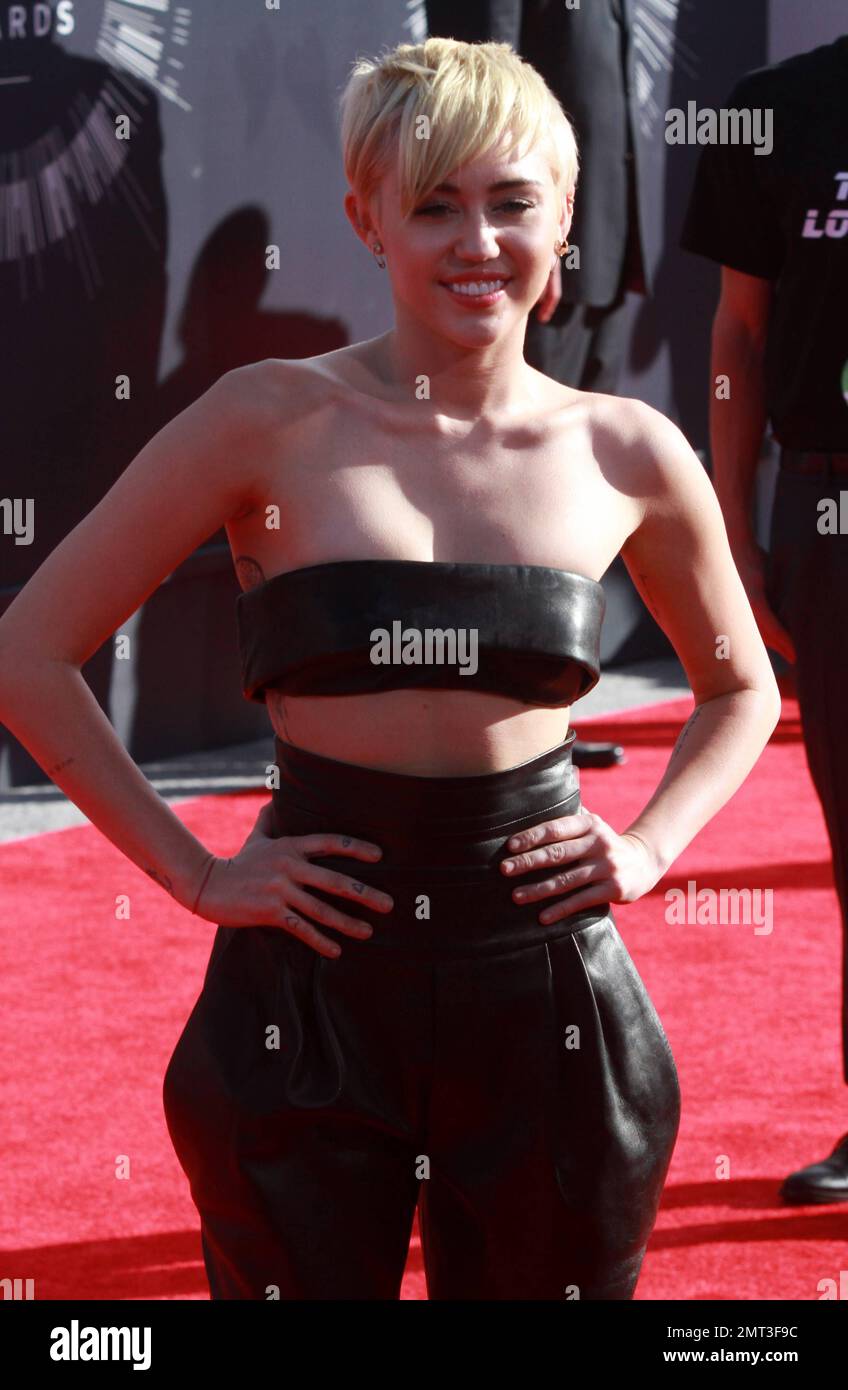 Miley Cyrus au MTV Video Music Awards au Forum de Los Angeles, CA. 24th août 2014. Banque D'Images