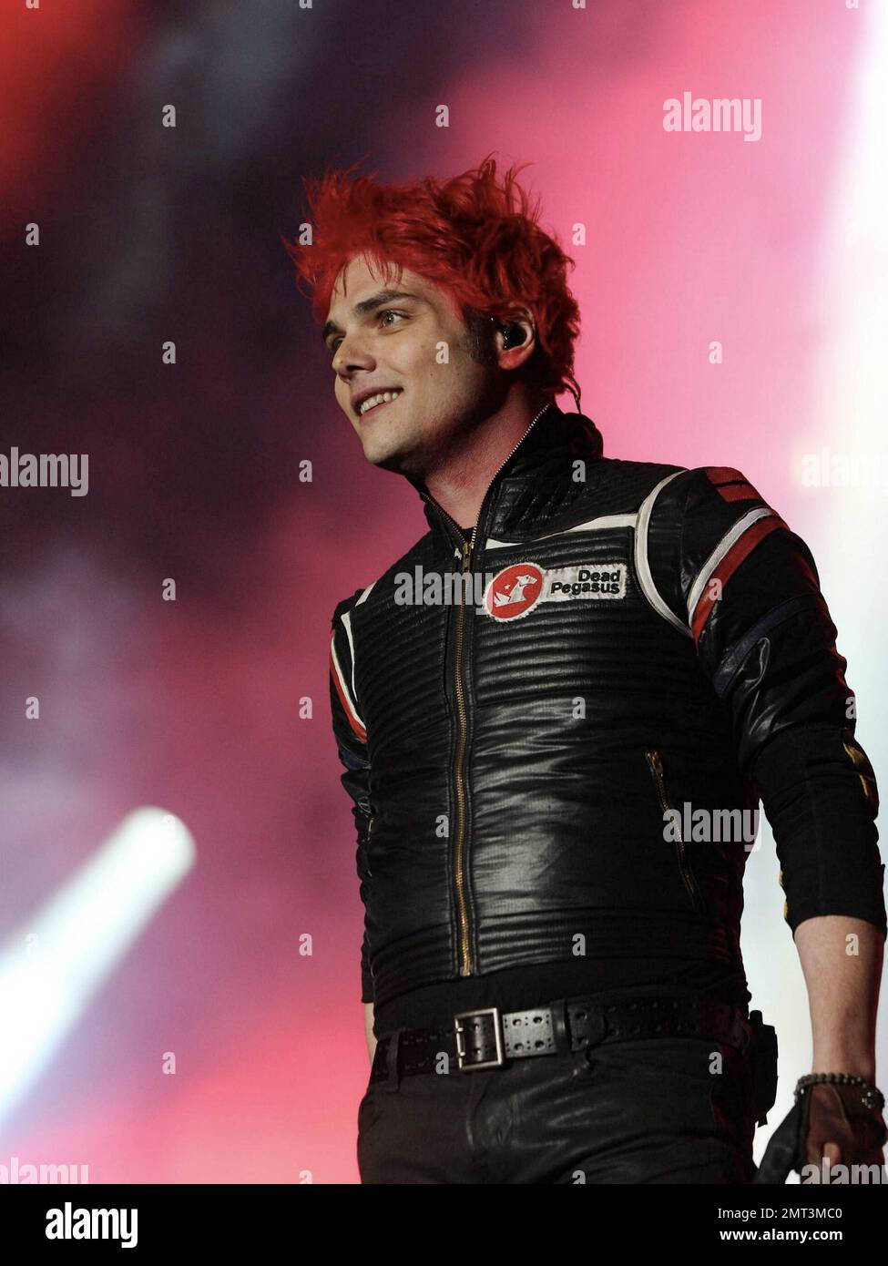 Mon roman chimique et homme de front Gerard Way se produit au premier jour du Reading Festival 2011. Reading, Royaume-Uni. 26th août 2011. Banque D'Images