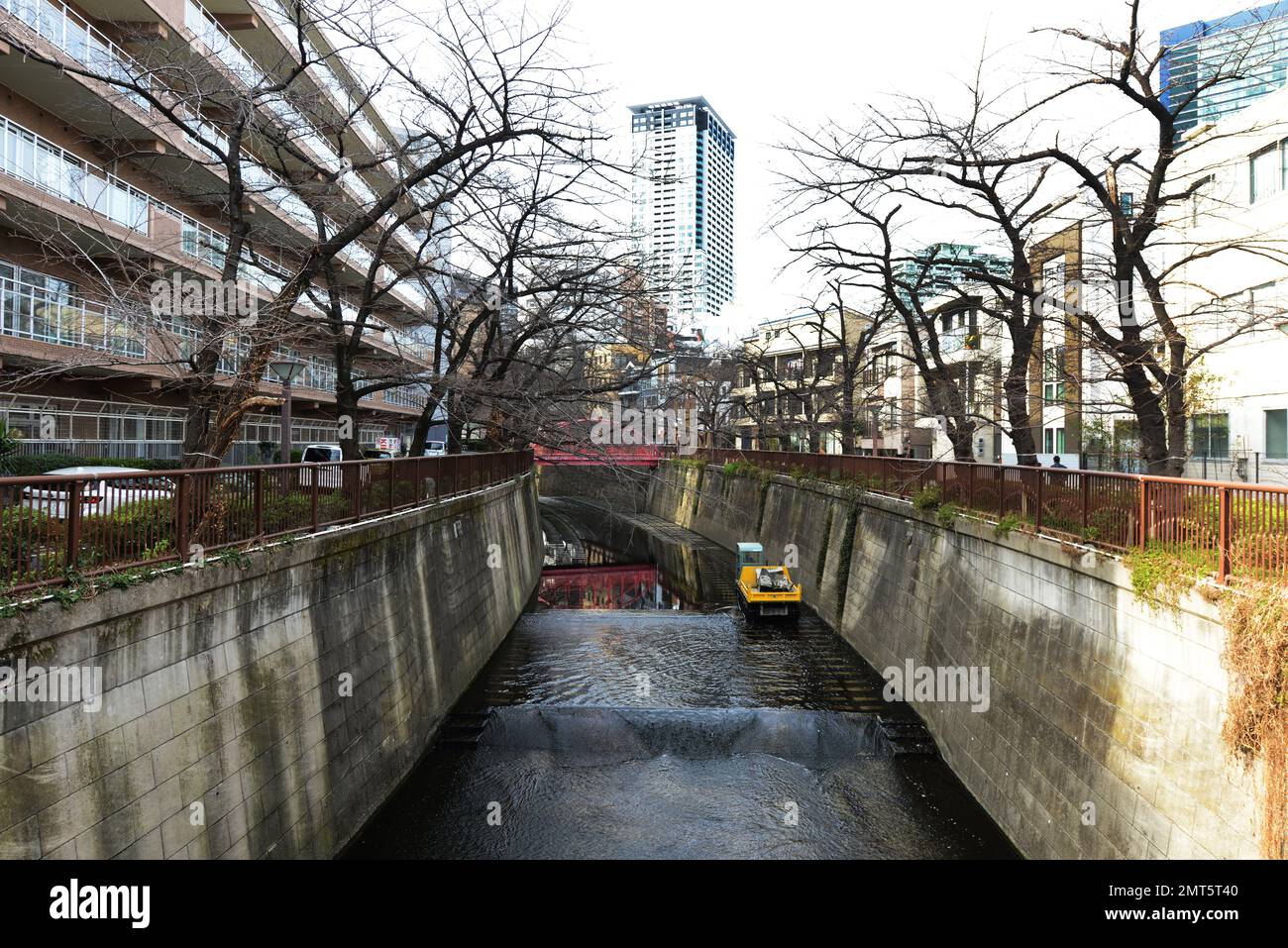 Le fleuve Meguro vu depuis le pont de Nanbu à Tokyo, Japon. Banque D'Images