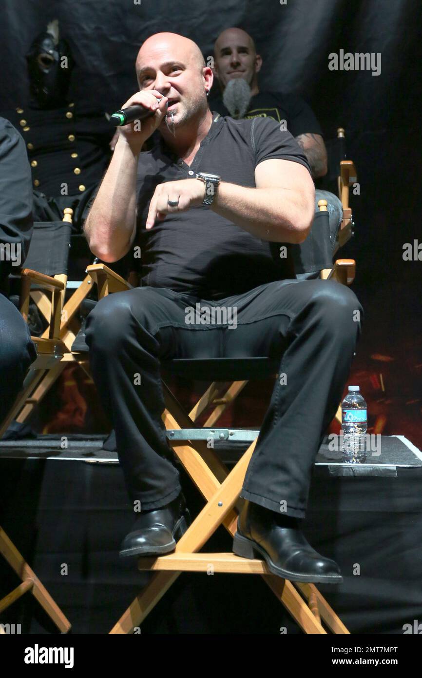 David Draiman à l'Ozzfest rencontre Knotfest Press Conference. Cette fusion  de deux des marques les plus connues et les plus établies dans le  rock--OZZFEST, célébrant son anniversaire de 20th, et KNOTFEST, qui