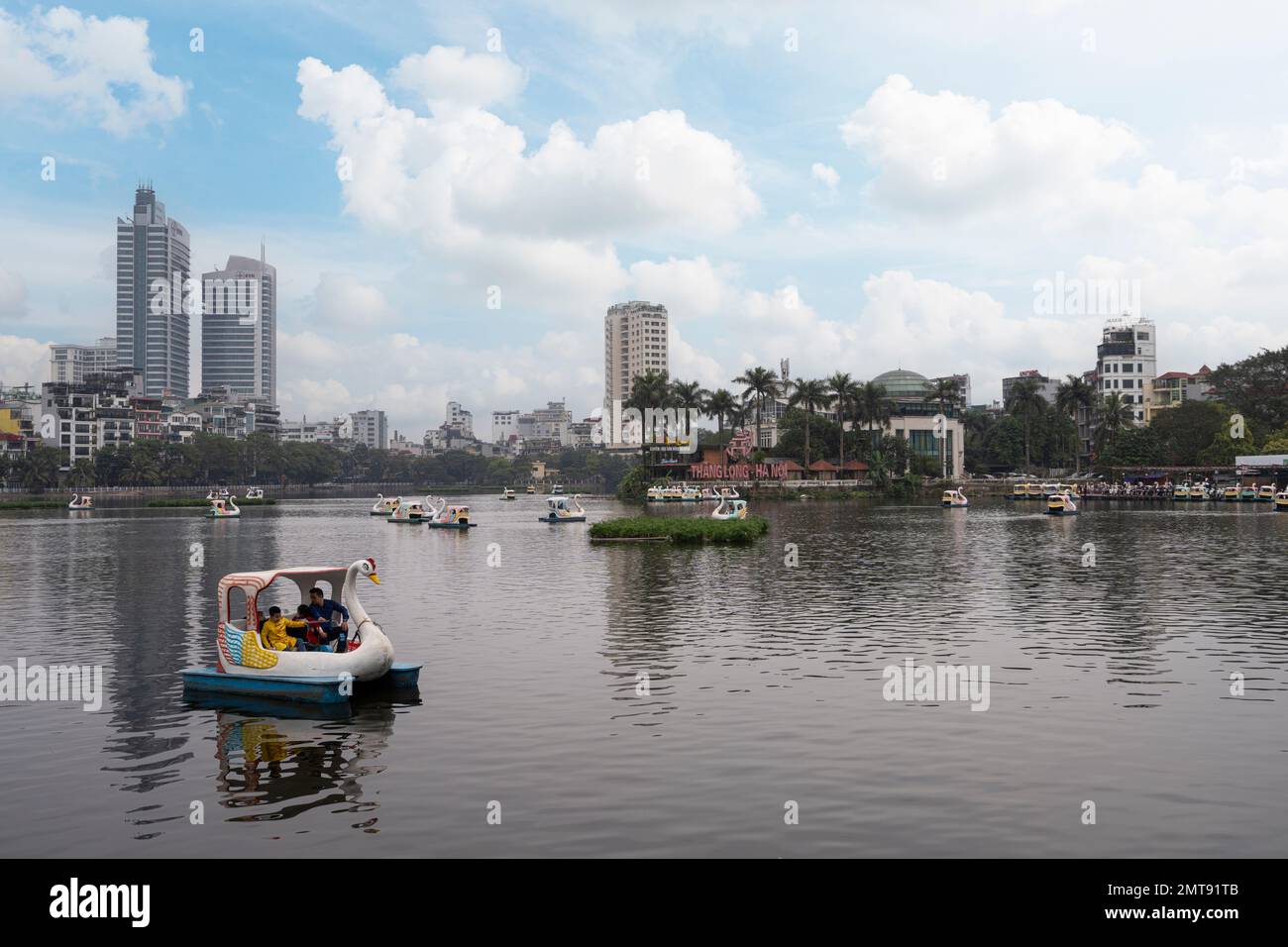 Hanoï, Vietnam, janvier 2023. Vue panoramique sur le lac de truc Bach dans le centre-ville Banque D'Images