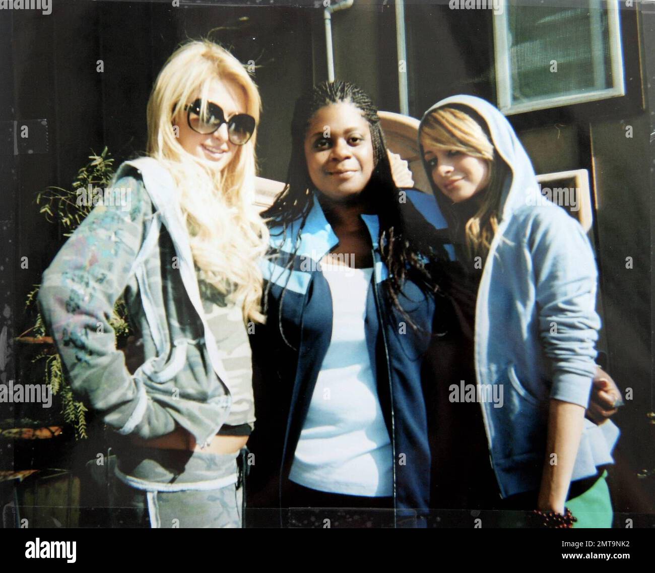 Les costars de la vie simple du Paris Hilton arrivent au tribunal pour soutenir la star de la réalité avant qu'elle ne soit retournée en prison. Les costars ont décrit Paris comme « très doux et terre et vraiment facile à parler ». Los Angeles, Californie, 6/8/07. Banque D'Images